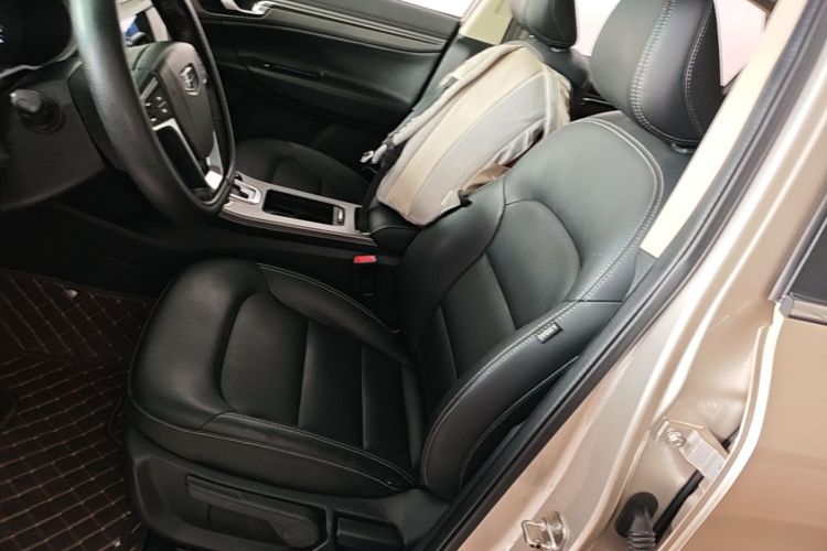 GEELY Emgrand GS 2018 car image #15