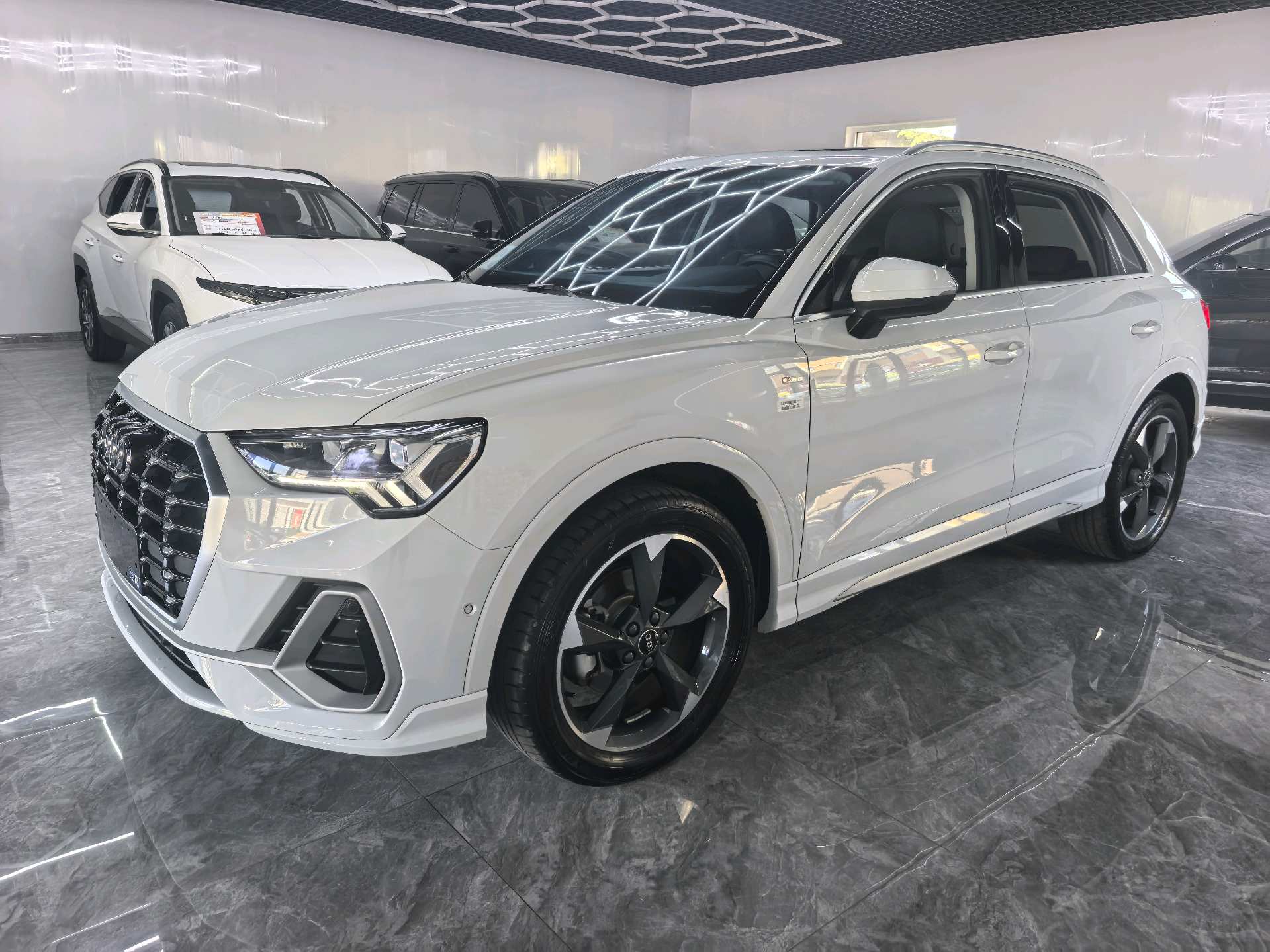 Audi Q3 2023 Audi Q3 2023 car image