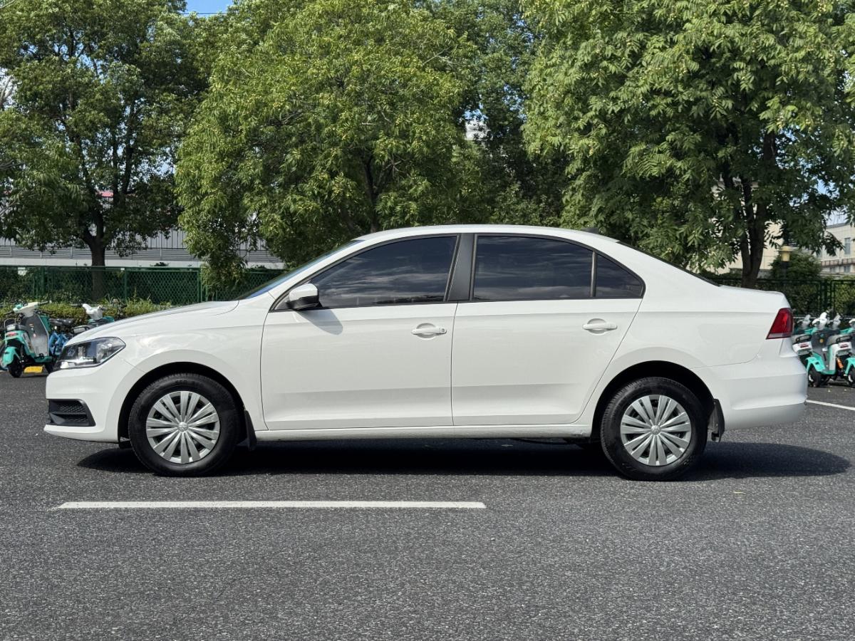 Volkswagen Santana 2024 car image #2