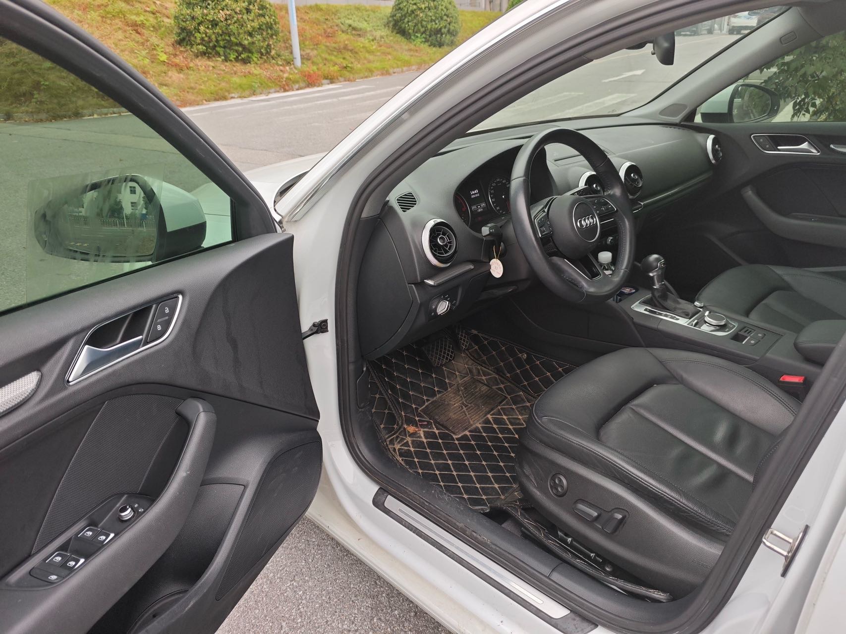 Audi A3 2019 car image #6