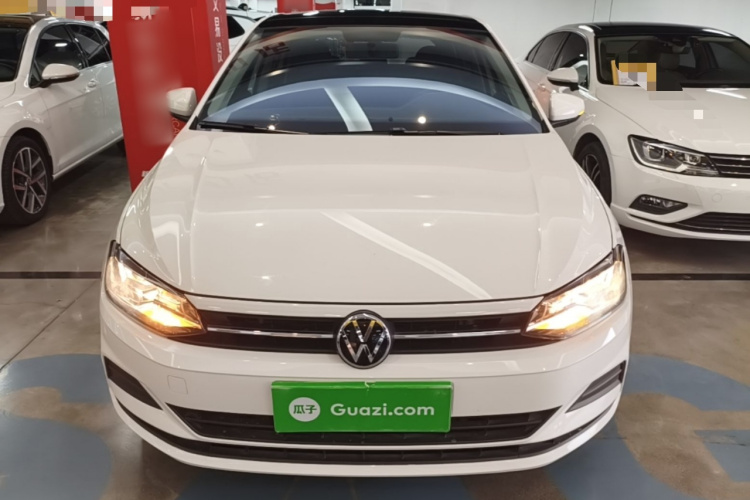 Volkswagen Polo 2021 car image #3