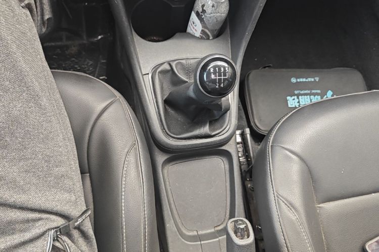 Volkswagen Polo 2016 car image #14