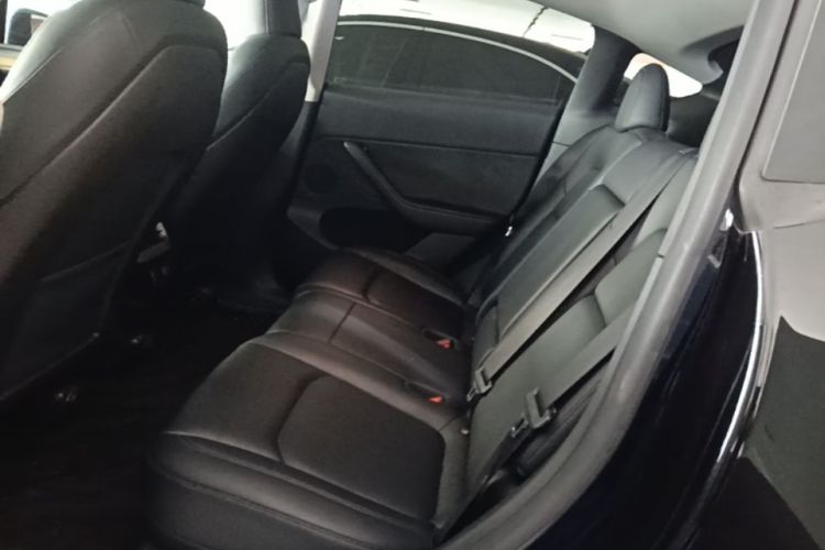 Tesla Model Y 2022 car image #17