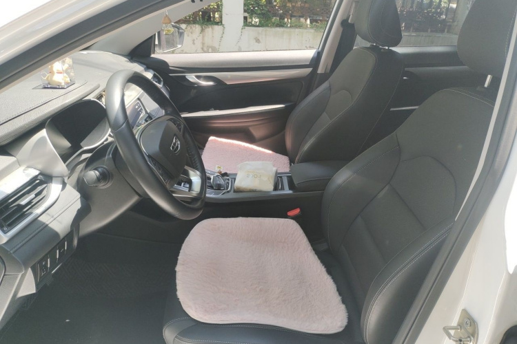GEELY Emgrand 2020 car image #15