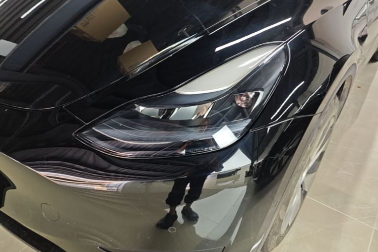 Tesla Model Y 2022 car image #23