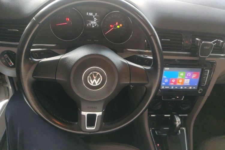Volkswagen Bora 2016 car image #10
