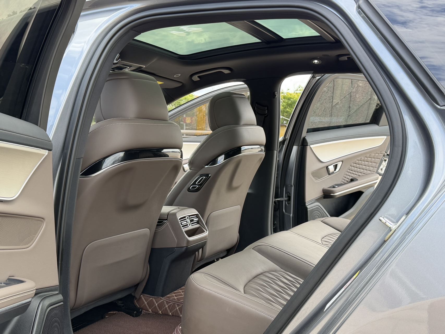 BYD Han 2023 image de voiture #7