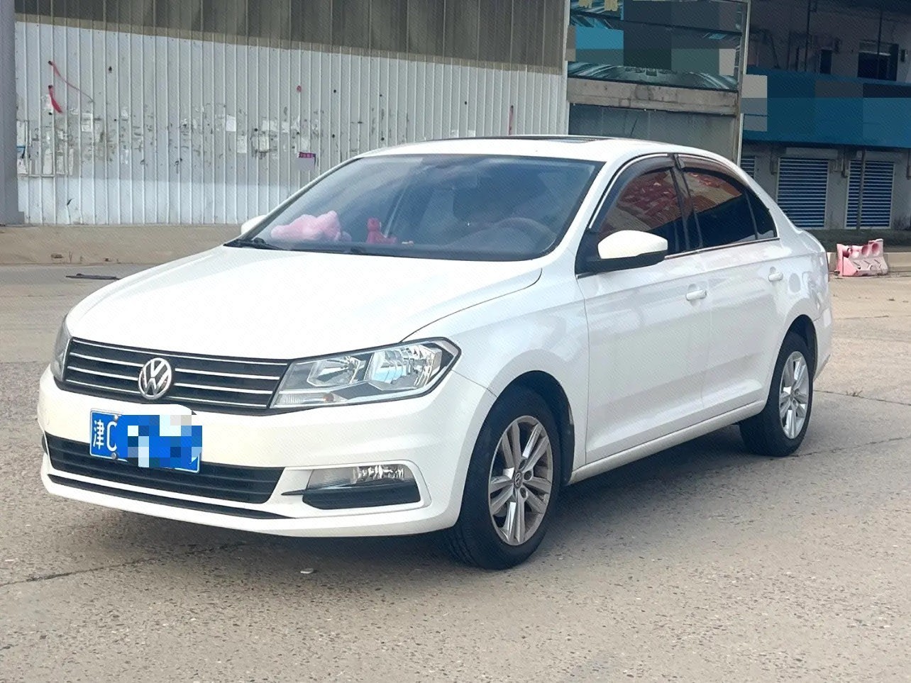 Volkswagen Santana 2017 car image 