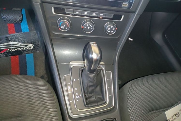 Volkswagen Golf 2020 #14 Volkswagen Golf 2020 car image #14