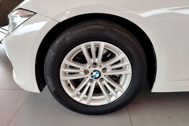 BMW 3 Series 2015 صورة سيارة #9