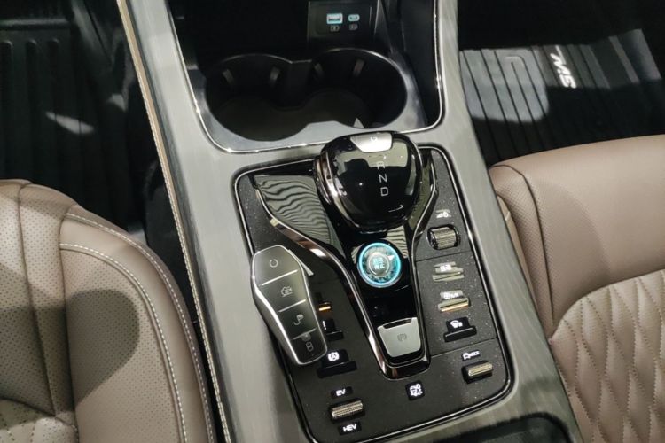BYD Han 2022 immagine di auto #14