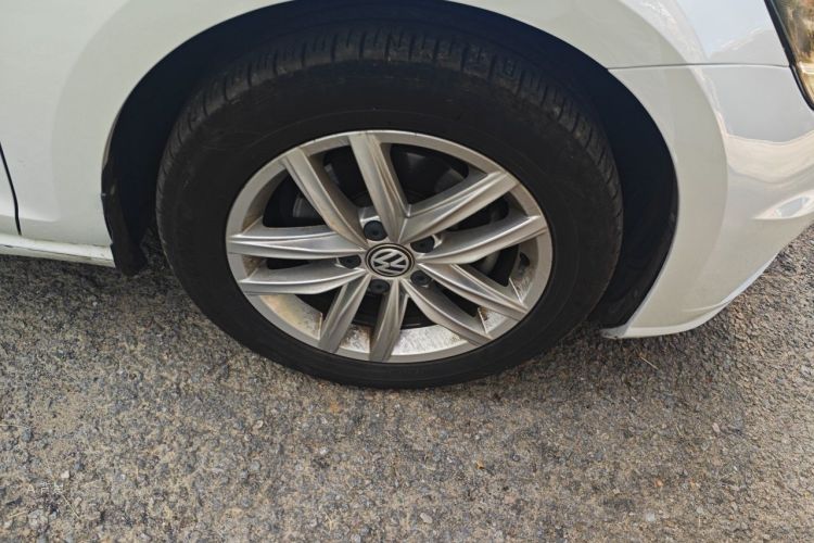 Volkswagen Golf 2019 car image #9