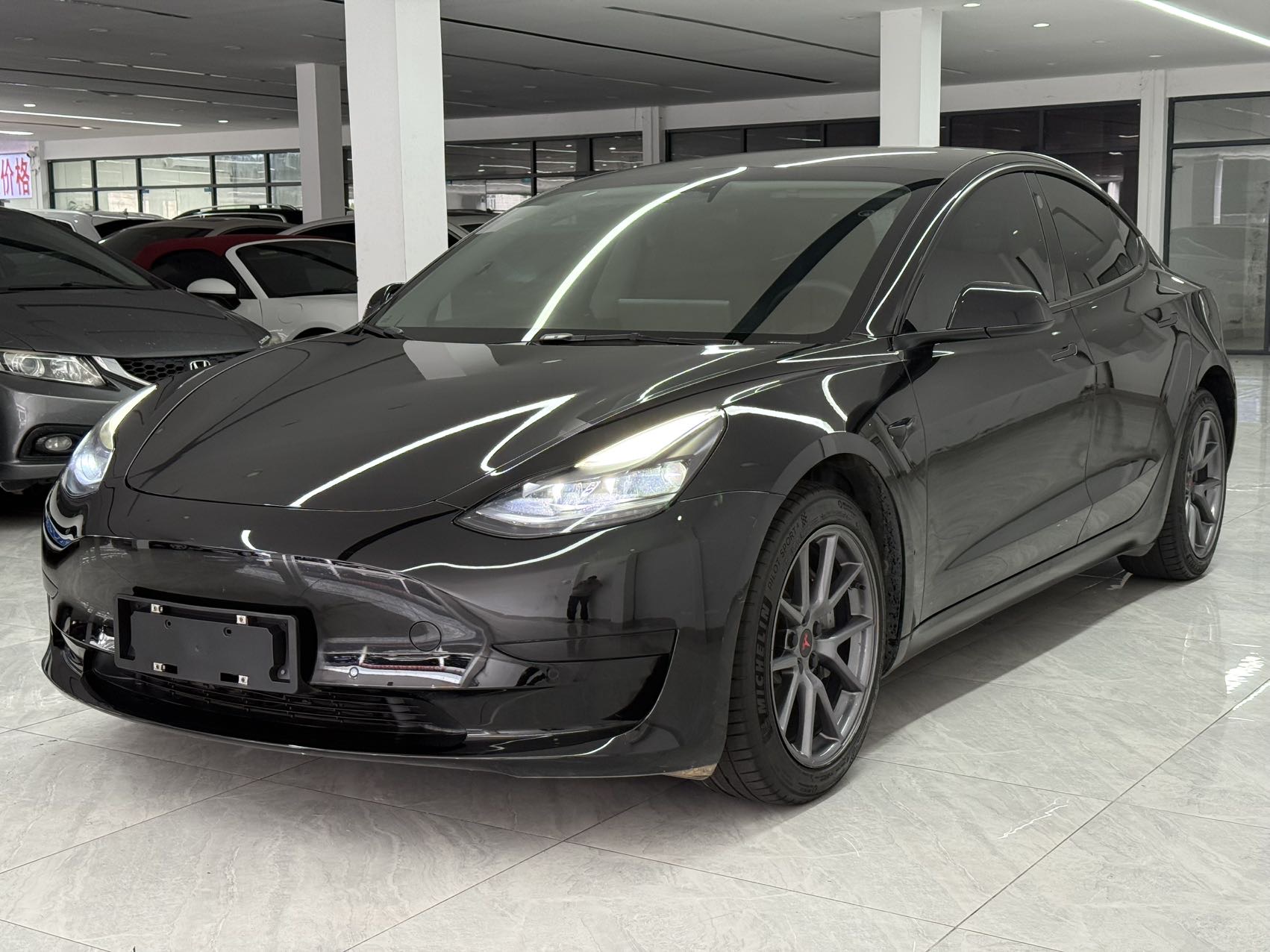 Tesla Model 3 2023 car image 
