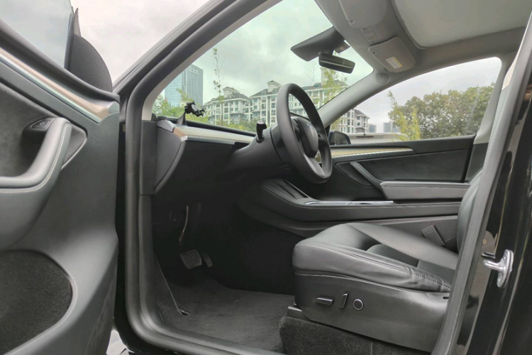 Tesla Model Y 2023 #11 Tesla Model Y 2023 car image #11