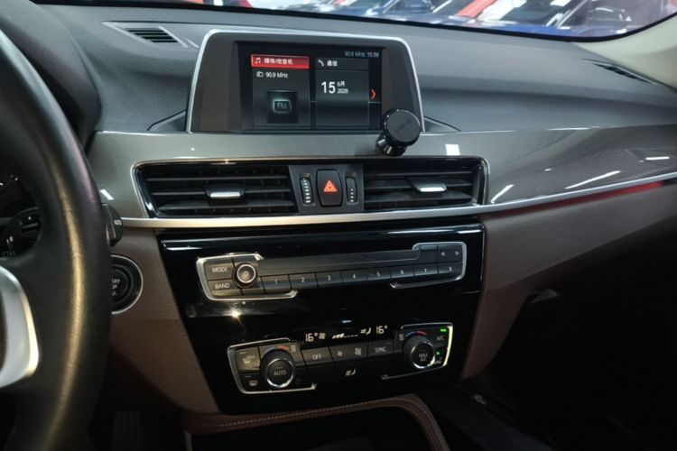 BMW X1 2018 #13 BMW X1 2018 car image #13