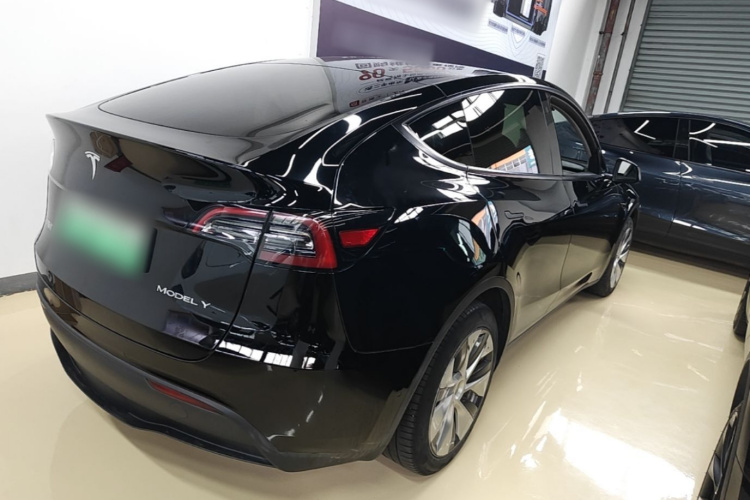Tesla Model Y 2023 #7 Tesla Model Y 2023 car image #7