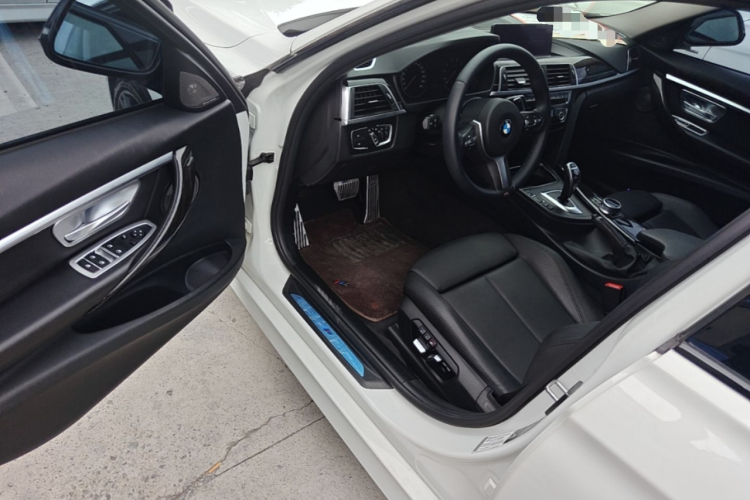BMW 3 Series 2019 #12 BMW 3 Series 2019 car image #12