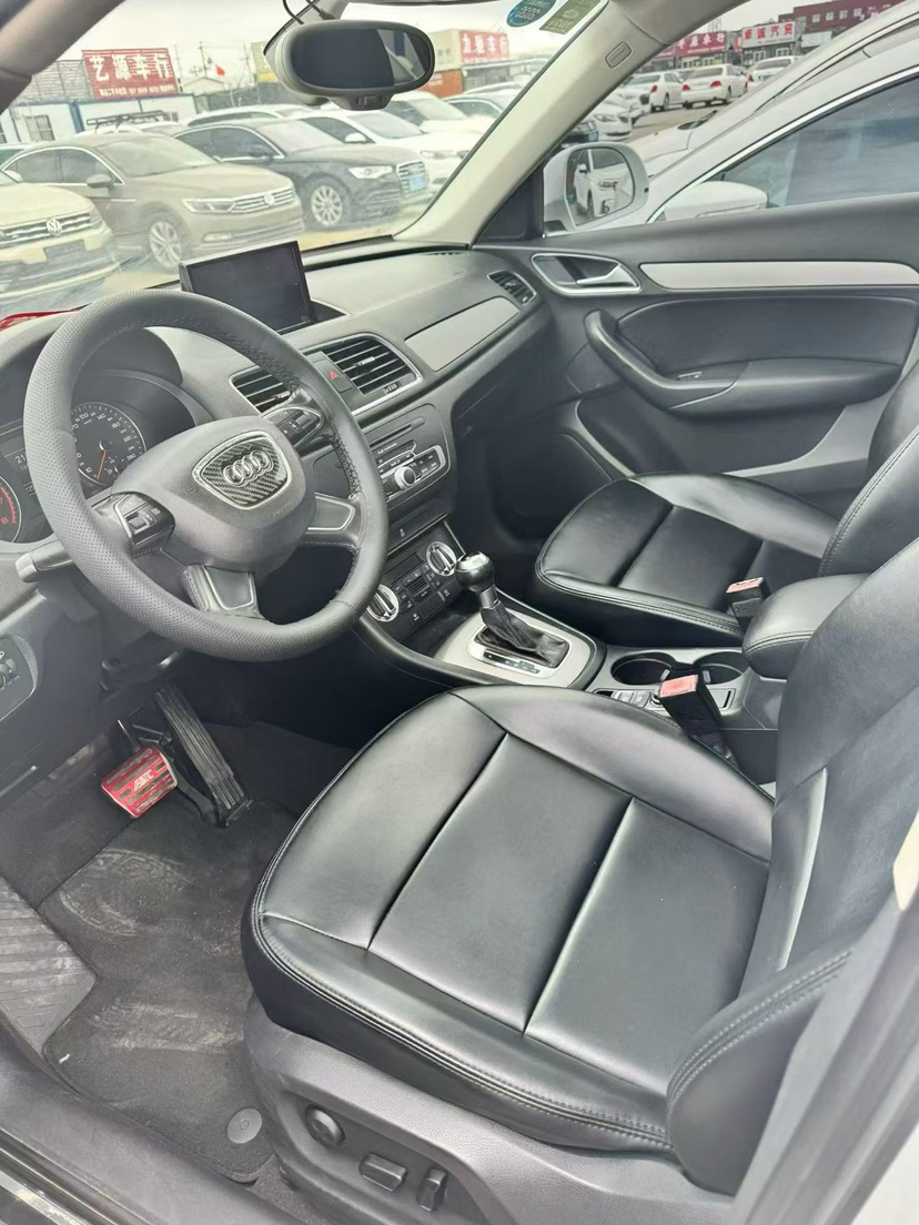 Audi Q3 2014 car image #2