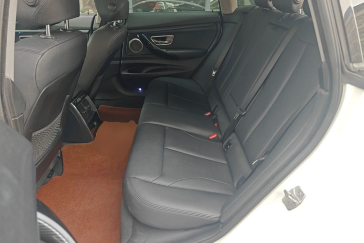 BMW 3 Series GT 2017 imagem de carro #17