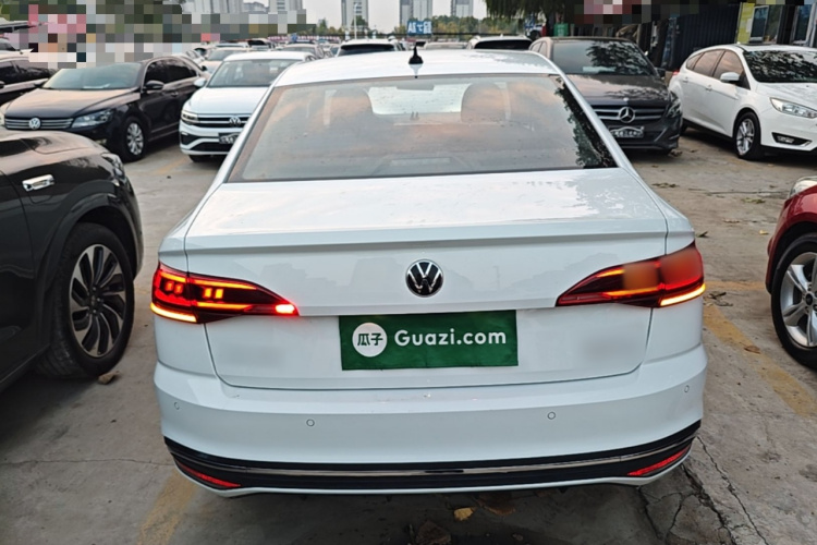 Volkswagen Bora 2024 immagine di auto #6