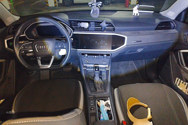 Audi Q3 2021 car image #11