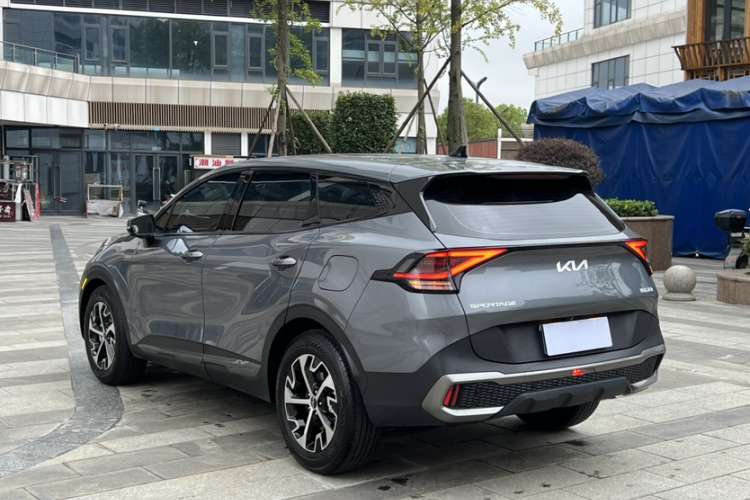 Kia Sportage 2025 immagine di auto #7