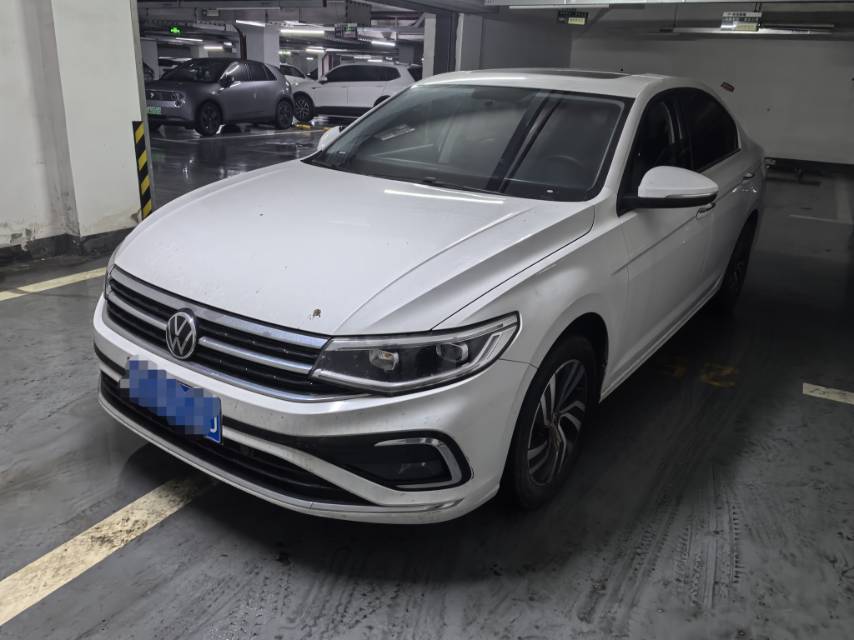 2023 immagine di auto 
