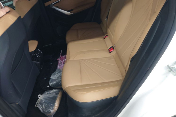 GEELY Boyue L 2023 image de voiture #17