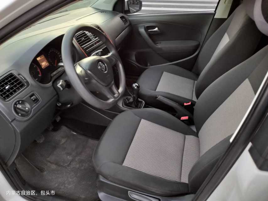 Volkswagen Polo 2015 car image #4