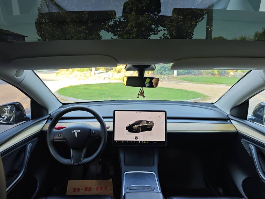 Tesla Model Y 2023 #6 Tesla Model Y 2023 car image #6