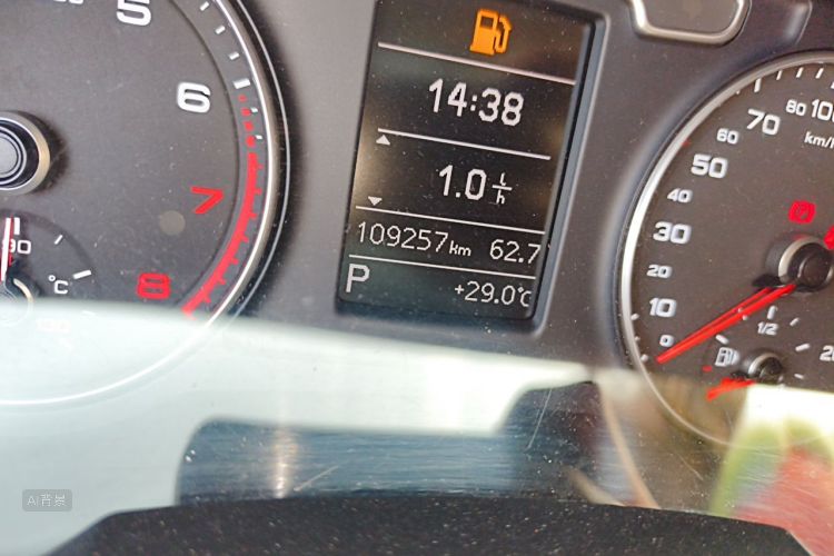 Audi Q3 2016 car image #14