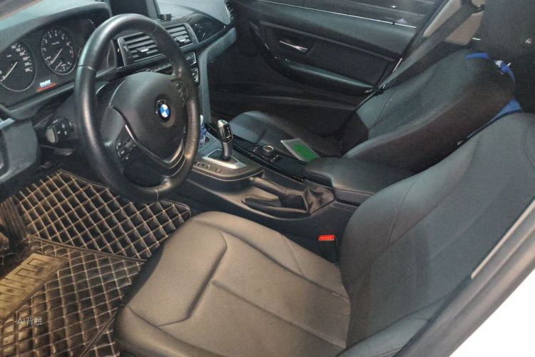 BMW 3 Series 2017 car image #17