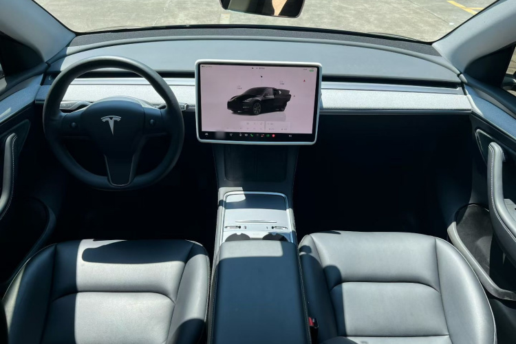 Tesla Model Y 2024 #13 Tesla Model Y 2024 immagine di auto #13
