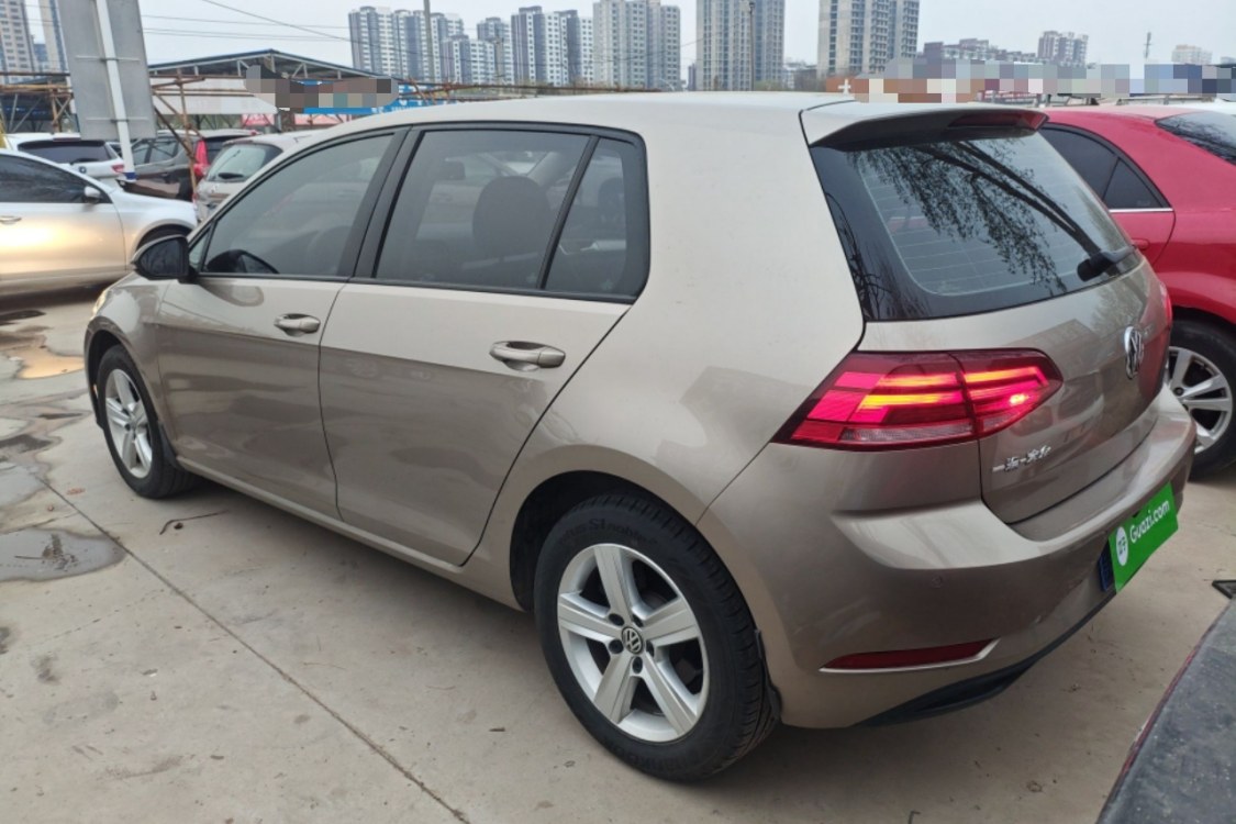 Volkswagen Golf 2019 car image #3