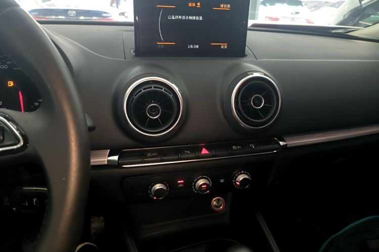Audi A3 2016 immagine di auto #16