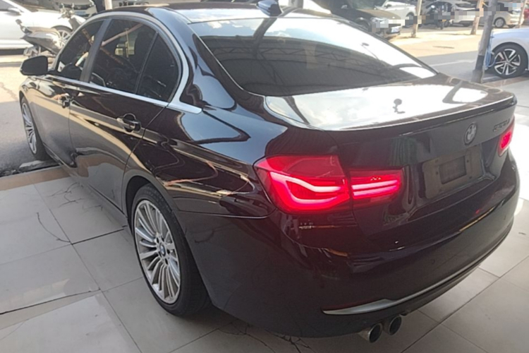 BMW 3 Series 2018 car image #5