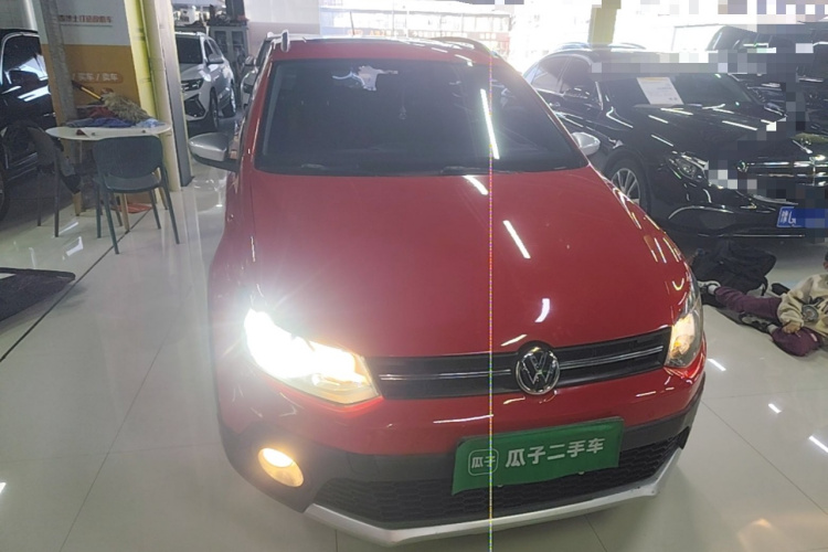 Volkswagen Polo 2015 car image #3