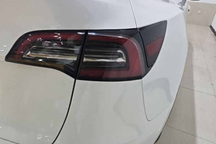 Tesla Model Y 2021 #8 Tesla Model Y 2021 car image #8