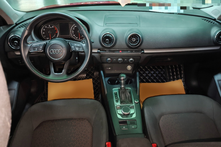 Audi A3 2018 immagine di auto #10