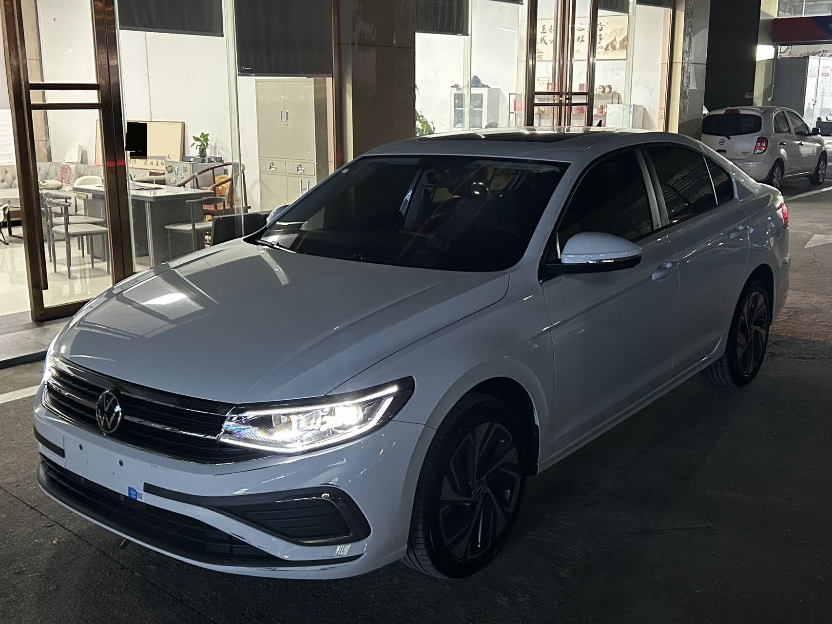 2025 immagine di auto 