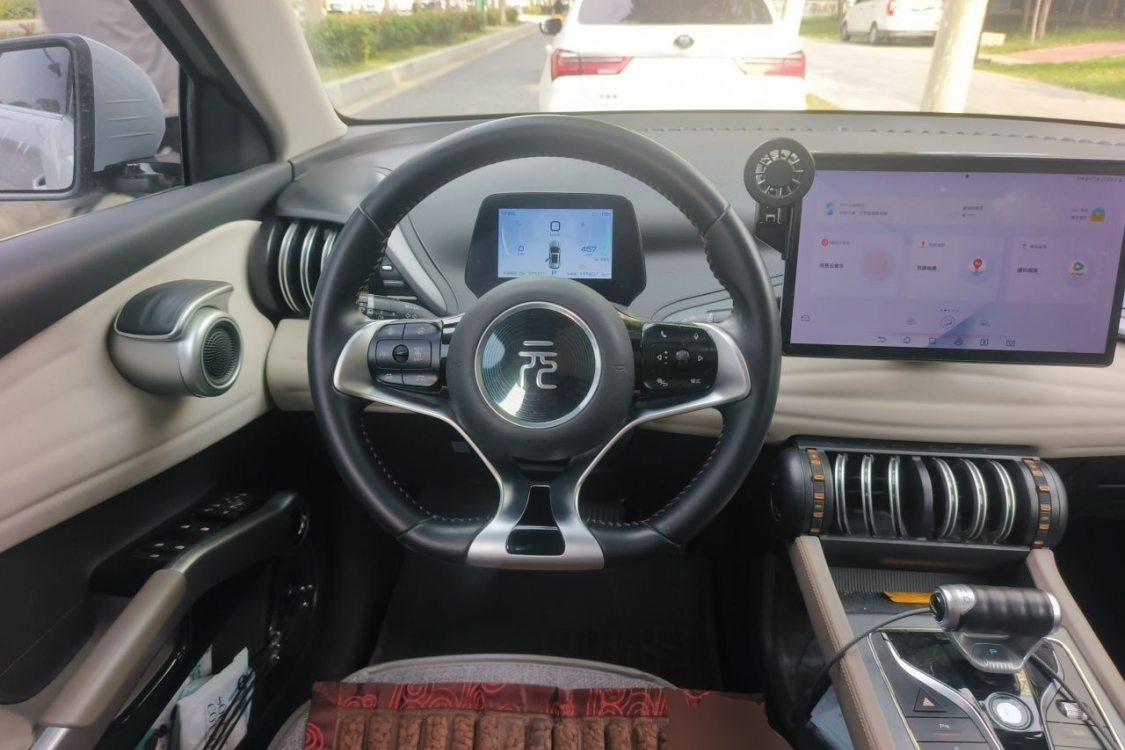 BYD Yuan Plus 2023 изображение автомобиля #23