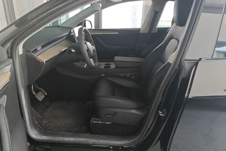Tesla Model Y 2023 #15 Tesla Model Y 2023 car image #15