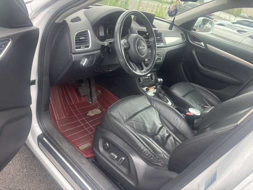 Audi Q3 2016 car image #5