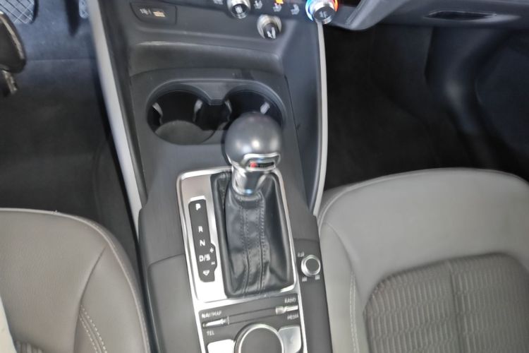 Audi A3 2019 car image #14