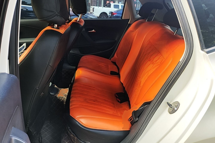 Volkswagen Polo 2018 car image #17