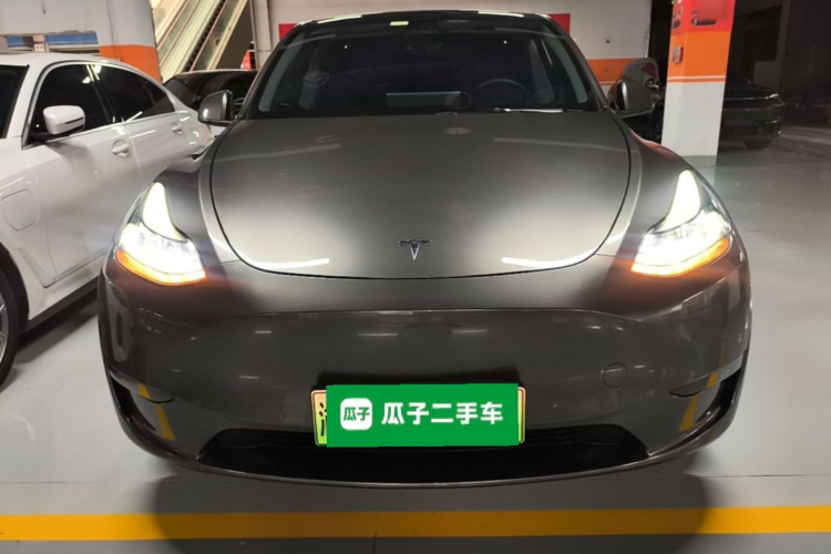 Tesla Model Y 2022 #3 Tesla Model Y 2022 car image #3