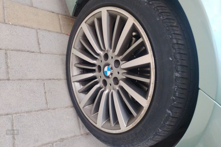 BMW 3 Series 2018 car image #9