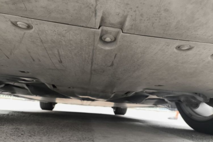 Tesla Model Y 2021 car image #29