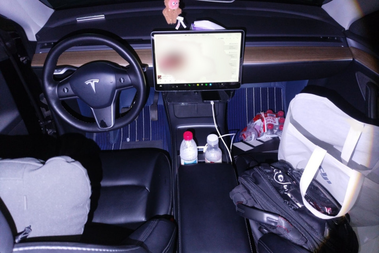 Tesla Model Y 2022 #12 Tesla Model Y 2022 car image #12