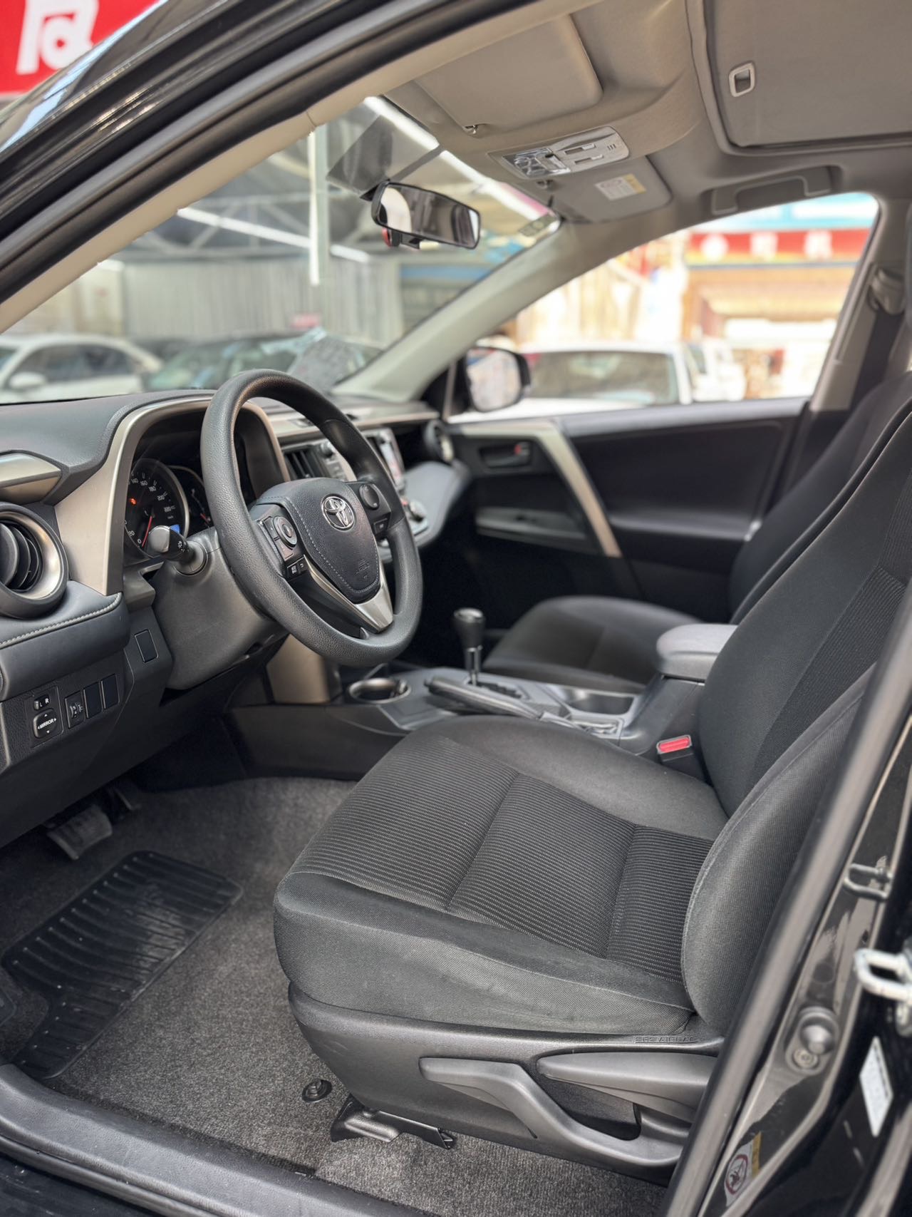 Toyota RAV4 2015 imagen de coche #7